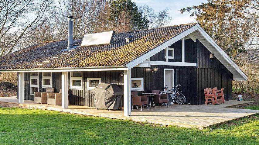 Ferieudlejning for 4 personer, med terrasse i Præstø