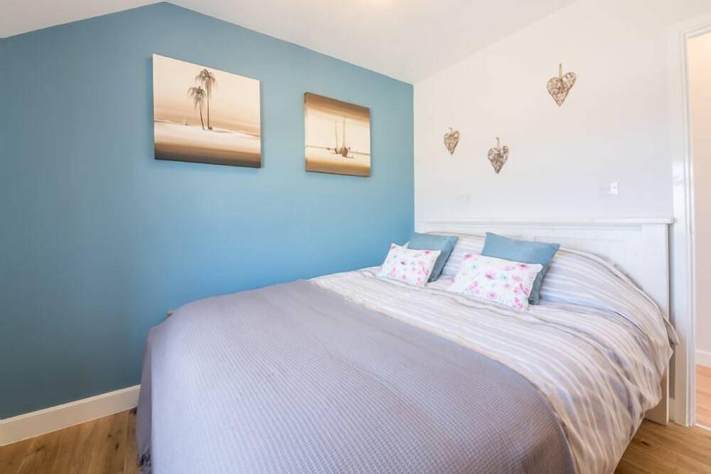 Wyndham Beach House, Walcott, Norfolk in Walcott, Norfolk Coast