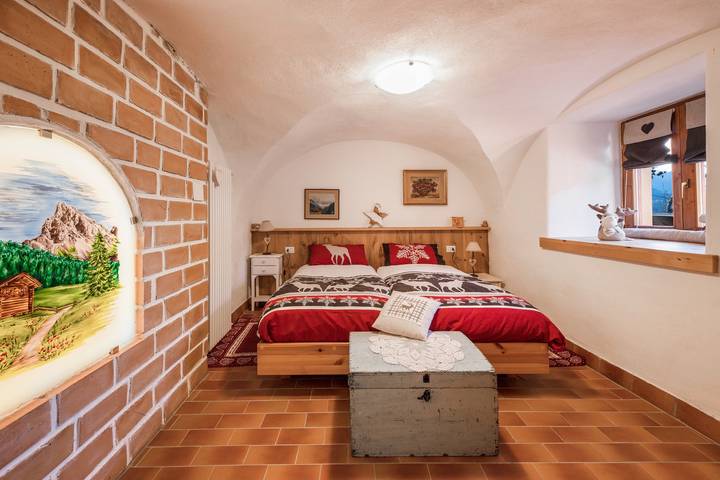 Entire apartment, Apartment "Mariagrazia" with Mountain Views and Garden in Tesero, Fleimstaler Alpen