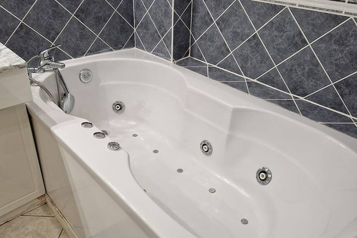 Ganze Wohnung, Bright Balneo apartment near train station 2 bedrooms in Épinal, Épinal und Umgebung
