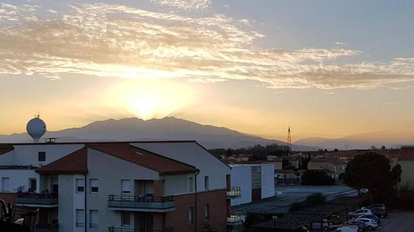 Apartamento entero, Cozy apartment with beautiful view in St Estève in Saint-Estève, Costa mediterránea (Francia)