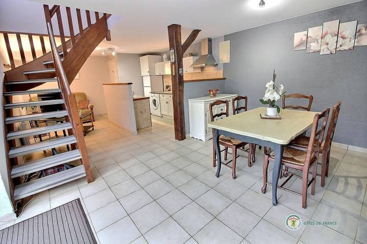 Gîte pour 4 personnes, avec jardin à Hénanbihen