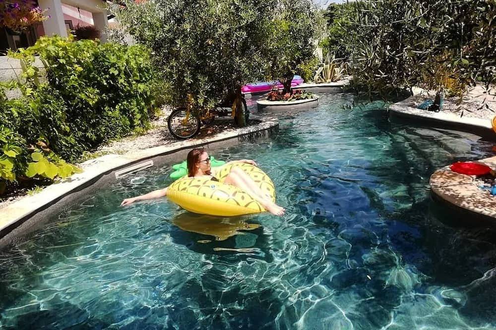 Ganze Wohnung, Ferienwohnung mit Dem privaten Schwimmbad in Kukljica, Uglijan