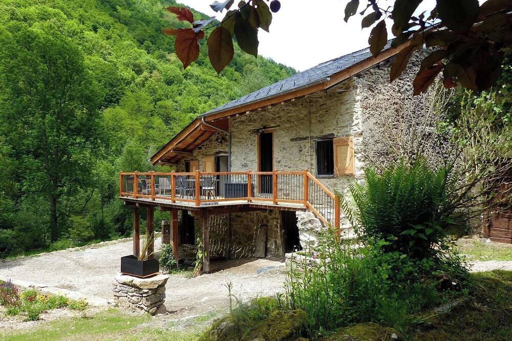 La grange de Clotilde in Siguer, Parc naturel régional des Pyrénées ariégeoises