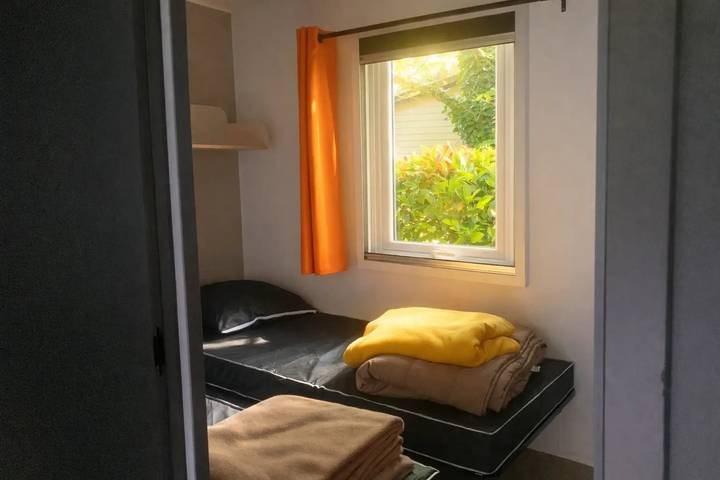 Mobil home pour 4 personnes, avec bassin pour enfant à Antonne-et-Trigonant - 4