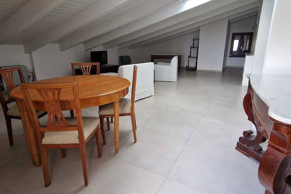 Apartamento entero, Sea View Loft Meta di Sorrento and Amalfi Coast - Free Parking in Meta, Provincia de Nápoles