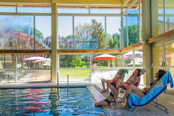 Club vacances pour 2 personnes, avec piscine ainsi que jardin et terrasse en Auvergne - 3