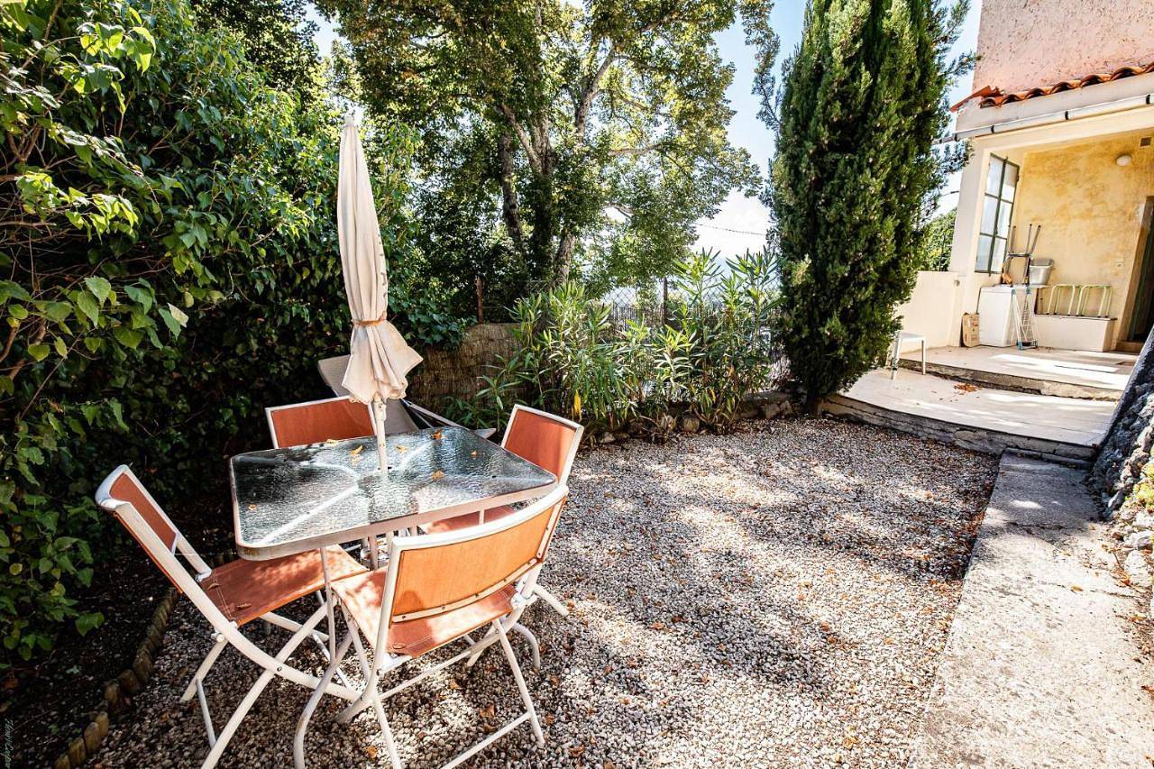 Appartement entier, One-Bedroom Apartment in Revest-les-Roches, Côte méditerranéenne (France)