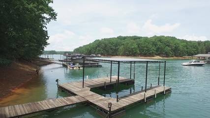 Cottage for 7 Guests in Lake Lanier, Georgia, Picture 2