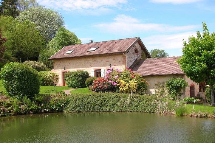 Gîte pour 6 personnes, avec jardin à Saint-Nabord