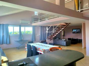 Gîte pour 4 personnes, avec terrasse à Sainte-Suzanne
