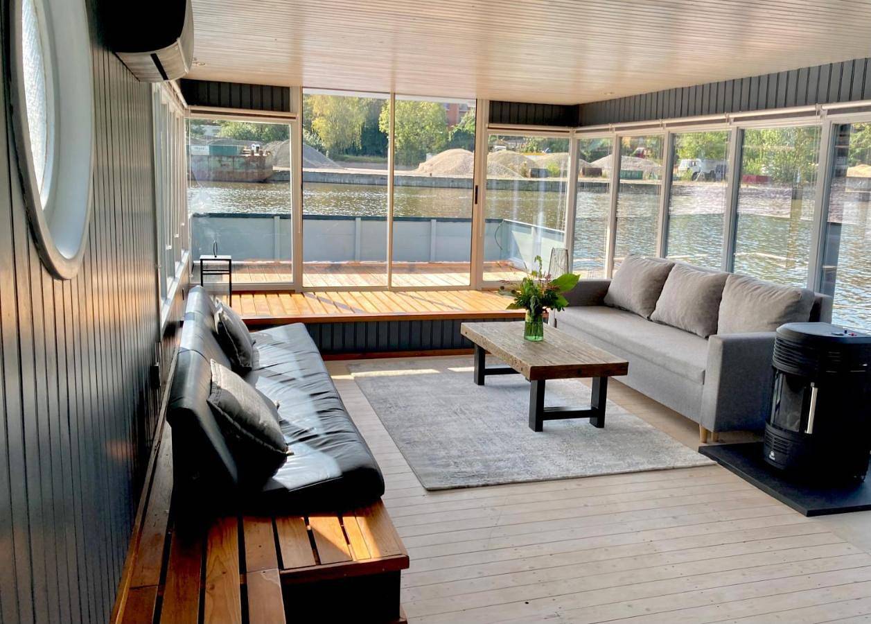 Houseboat Anne - riverside terrace, free parking in Prag, Mittelböhmen