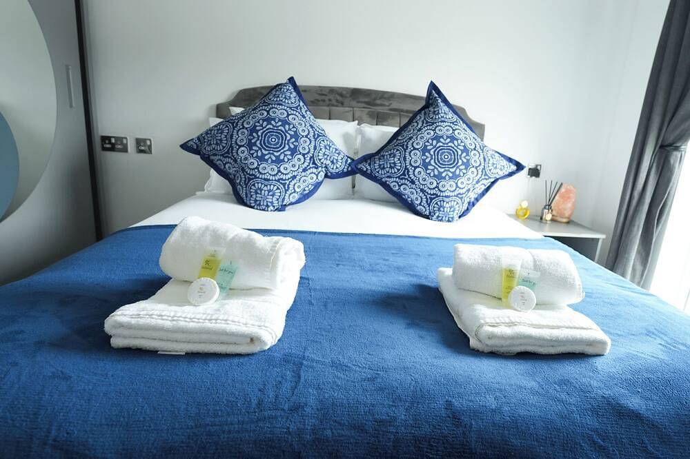 Entire apartment, Stylish 1 bedroom apartment sleeps 4 in Swansea, Swansea region