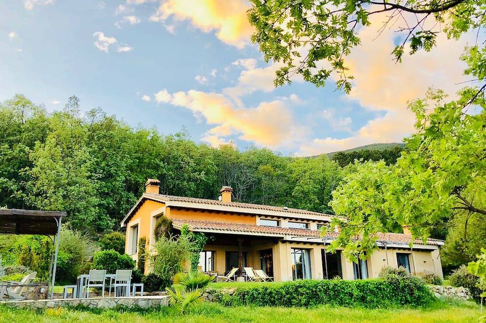 Zweistöckiges Haus mit Bergdorf gredos in Candeleda, Valle del Tiétar