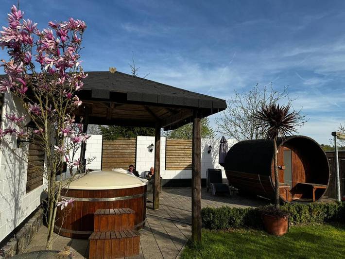 Location de vacances pour 40 personnes, avec sauna ainsi que jardin et vue, animaux acceptés à Amblève - 3