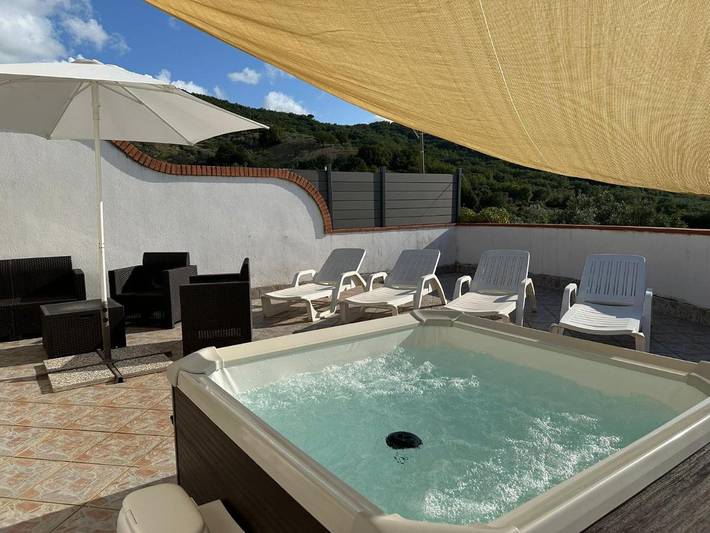 Villa con piscina per 10 persone, con piscina e idromassaggio nonché giardino in Cilento
