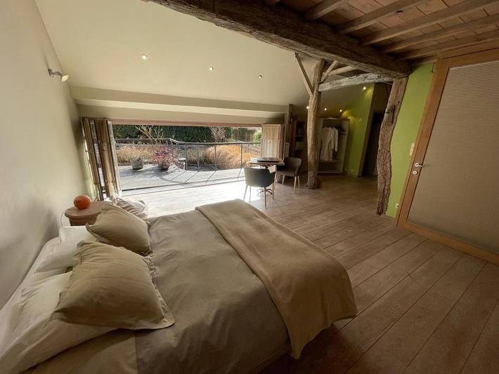 Chambre d’hôte pour 3 personnes, avec Balcon et Terrasse ainsi que Jardin et Vue à Hotton