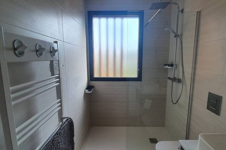 Appartement entier, Appart 6/8 p, sud Ajaccio, terrasse et jardin, proche plages en voiture in Pietrosella, Région d'Ajaccio