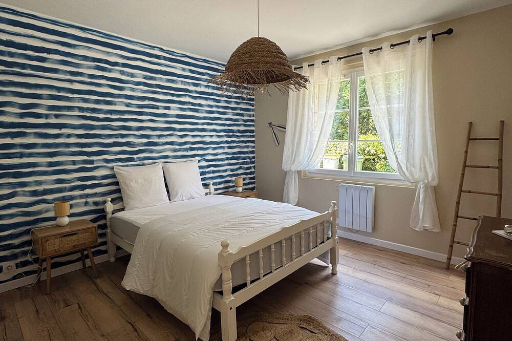 Quiet house with spa, barbecue, garden and view of the cycle path in Landes
