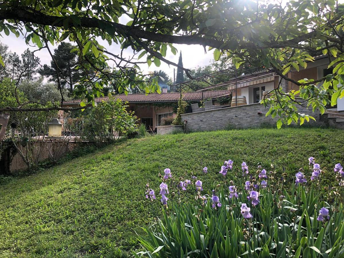 Villa with Garden View in Pierrevert, Regionaler Naturpark Luberon
