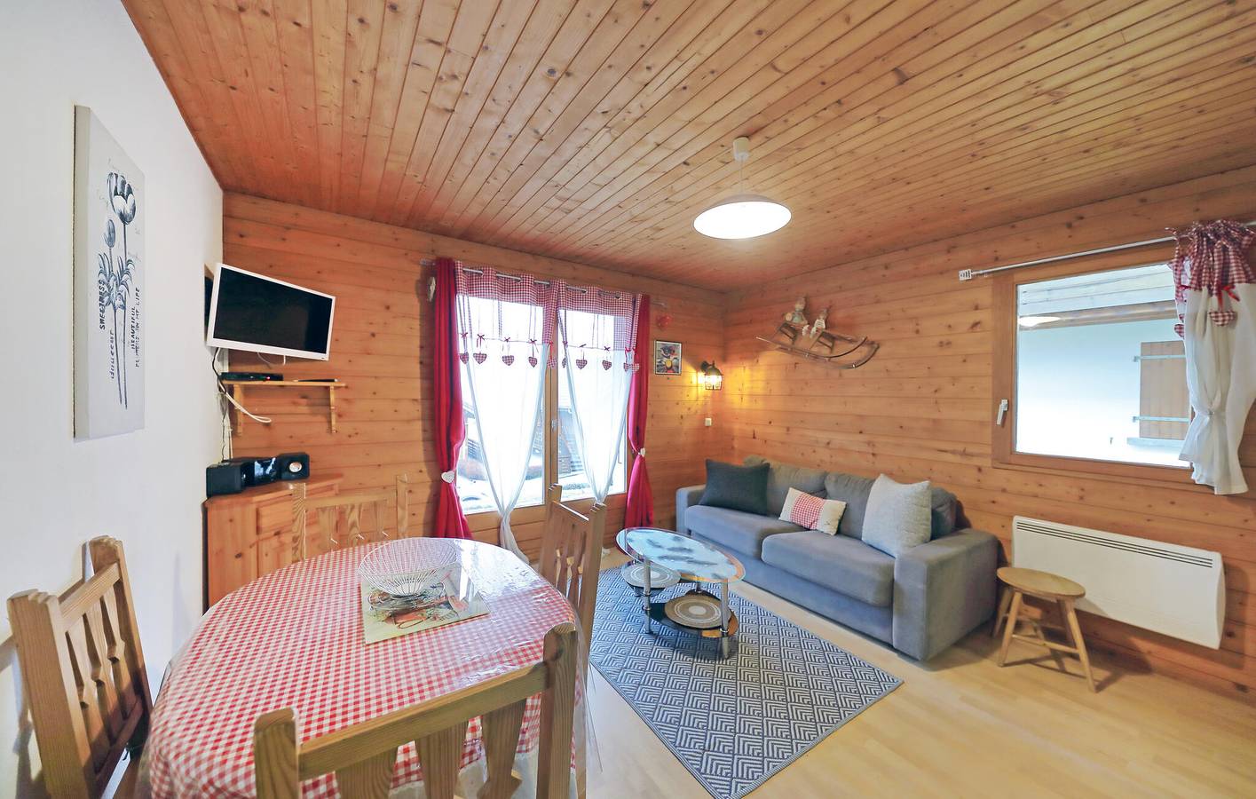 Appartement de vacances entier, Refuge au bord du lac avec terrain de pétanque et télévision, à proximité du lac de Gérardmer in Lac de Gérardmer, Gérardmer