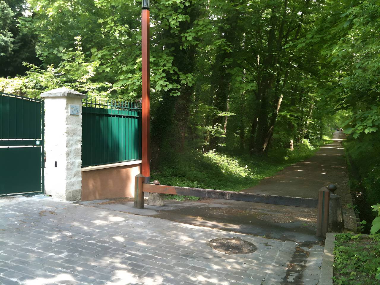 Maison de vacances 'Versailles, Au Calme' avec terrasse privée, jardin partagé et Wi-Fi in Ville-d'Avray, Hauts-de-Seine
