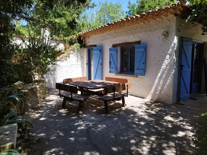 Location de vacances pour 8 personnes, avec vue ainsi que jardin et piscine à Saint-Nazaire (Gard) - 2