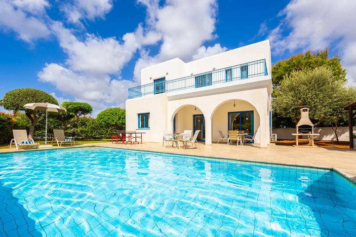 Holiday rental for 9 people, with garden in Peyia