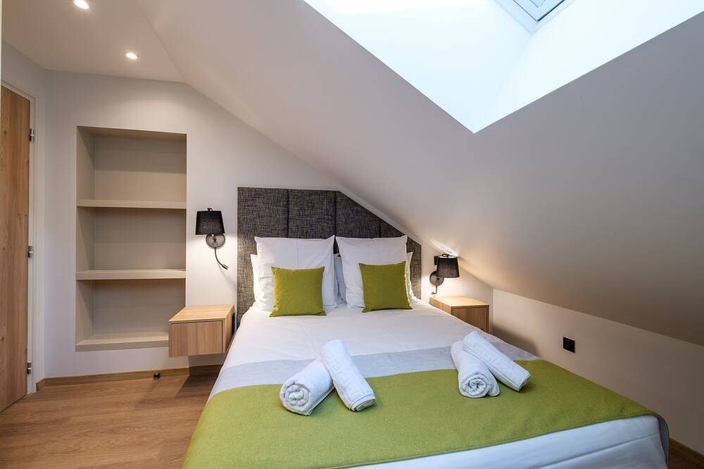 Ganze Wohnung, T3 spacieux à proximité des Thermes et du centre in Lons-le-Saunier, Jura