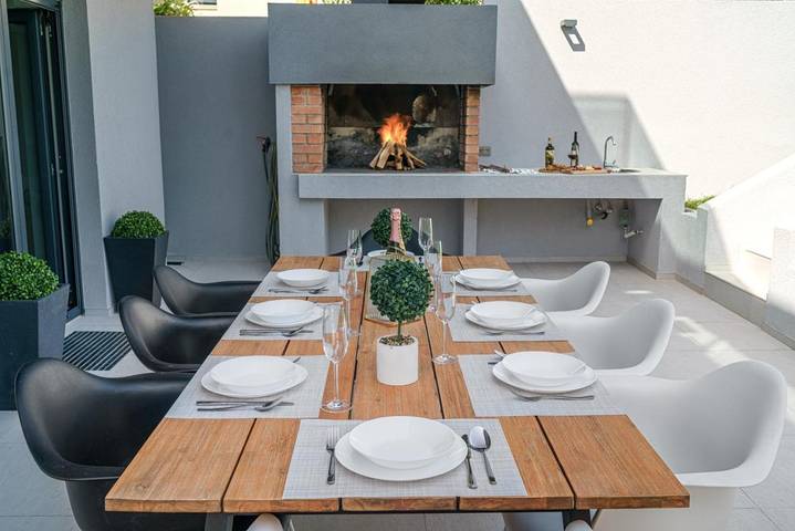 Villa pour 8 personnes, avec vue ainsi que piscine et jardin à Tribunj - 4