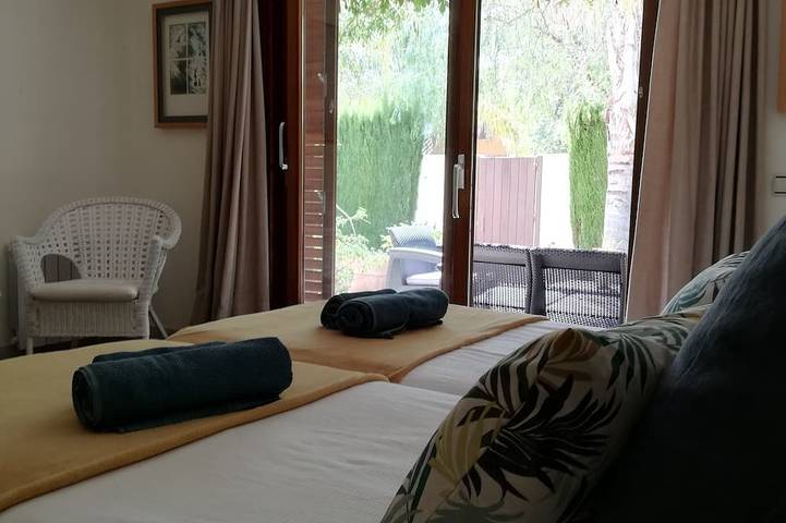 Villa Jardines Pool-10 Minuten Sevilla Center-Free Wifi-Klimaanlage in Mairena del Aljarafe, Sevilla Provinz