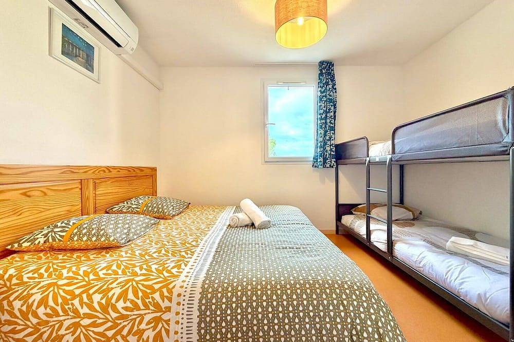 Entire apartment, La Maisonnette du mas, 6 guests, Pool in Calvisson in Calvisson, Nimes region