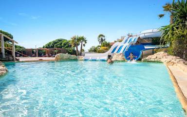 Station pour 4 personnes, avec balcon et piscine dans Plages des Cabanes de Fleury