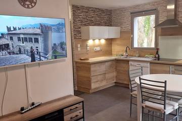 Gîte pour 4 personnes, avec terrasse et jardin à La Roche-Derrien