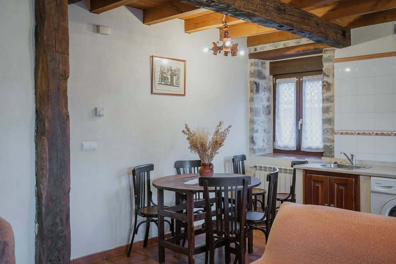 Finca 'Lope' mit Bergblick, Privatem Garten und Wi-Fi in La Pernía, Cordillera Cantábrica
