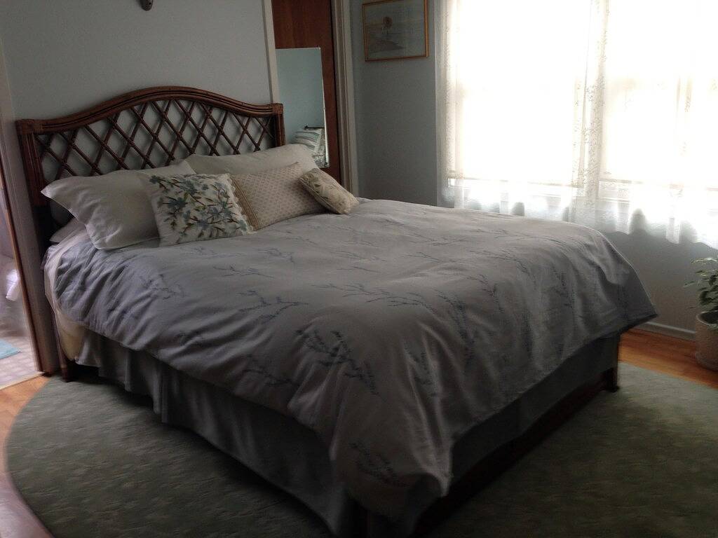 Weinlese-tropisches Häuschen nahe Stränden in Capitola, Santa Cruz County