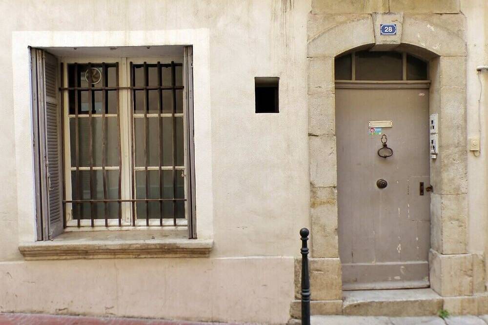Entire apartment, Atypical apartment in the city center of Ollioules in Ollioules, Toulon region