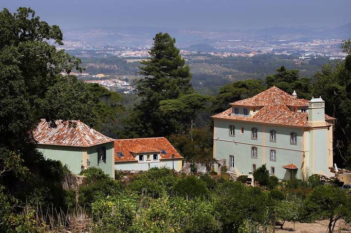 Holiday rental for 12 people, with garden in Sintra