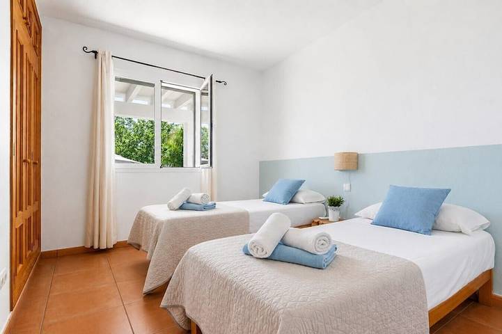 Villa Rose. Private swimming pool. Free Ac & Wifi in Binissafuller, Sant Lluís