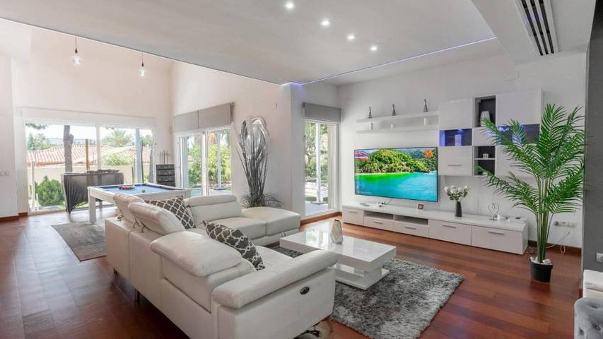 Villa pour 10 personnes, avec piscine ainsi que jardin et jacuzzi à Alicante - 3
