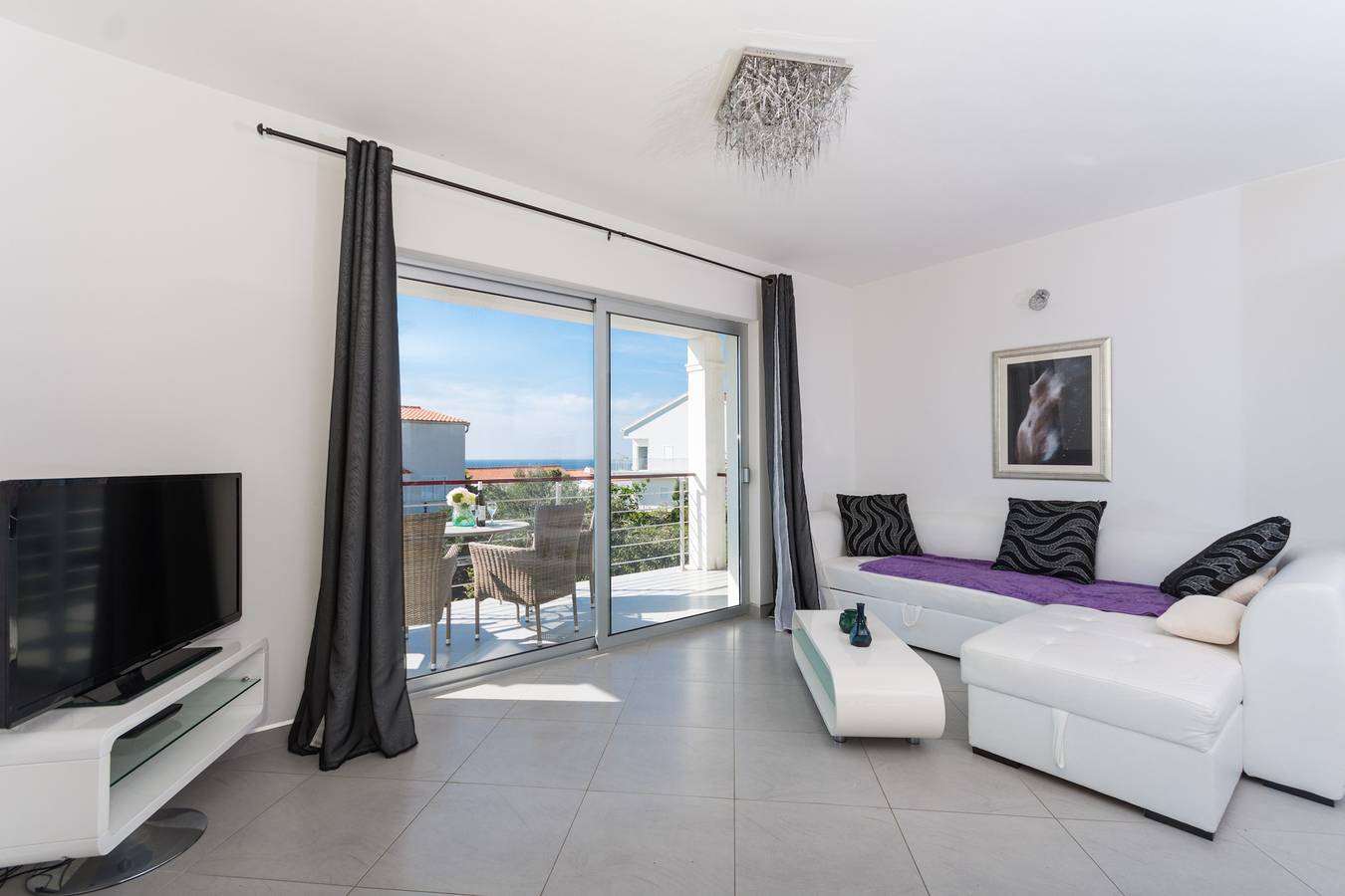 Ganze Wohnung, 2-Zimmer-Ferienwohnung mit Terrasse und Meerblick Tribunj, Vodice A-24102-a in Tribunj, Šibenik-Knin