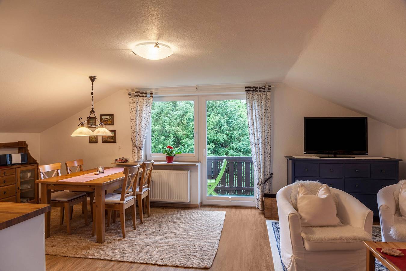 Ganze Wohnung, Ferienwohnung Brigitte in Garmisch-Partenkirchen mit Blick auf die Berge in Garmisch-Partenkirchen, Bayerische Alpen