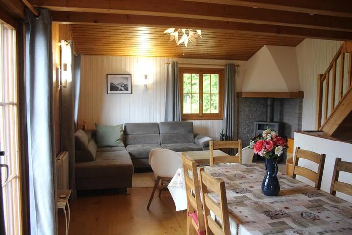 Gîte pour 8 personnes, avec vue et balcon à Gruyères - 2