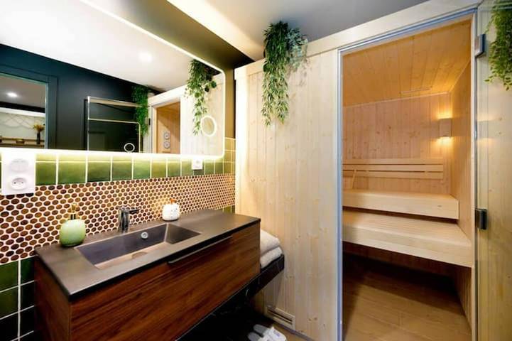 Heol Maison Avec spa et Sauna Privatif au Bord de la Baie in Langueux, Côte de Goëlo
