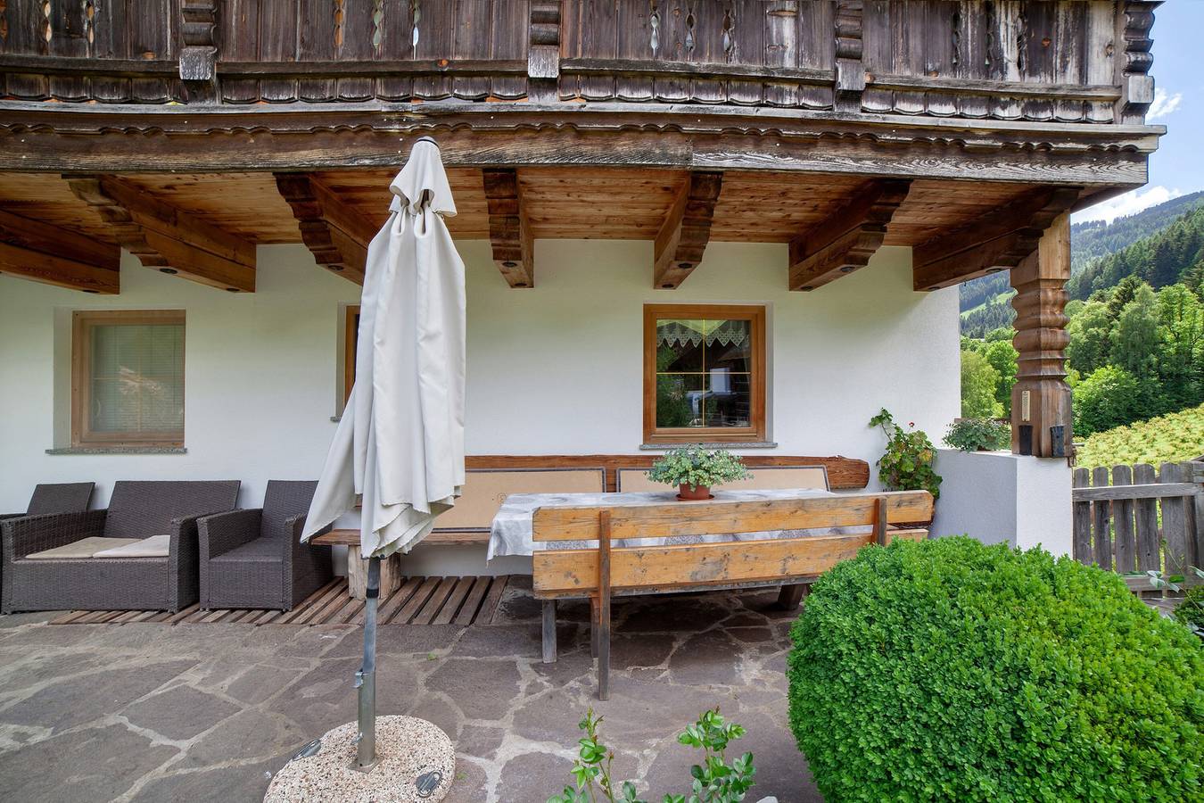 Appartement 'A' met Uitzicht op de Bergen, Balkon en Wi-Fi, foto 9