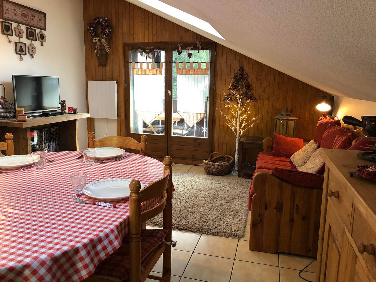 Geheel appartement, 3-room cabin apartment, south-facing balcony, 5 pers., private parking in Les Contamines-Montjoie, Pays du Mont-Blanc