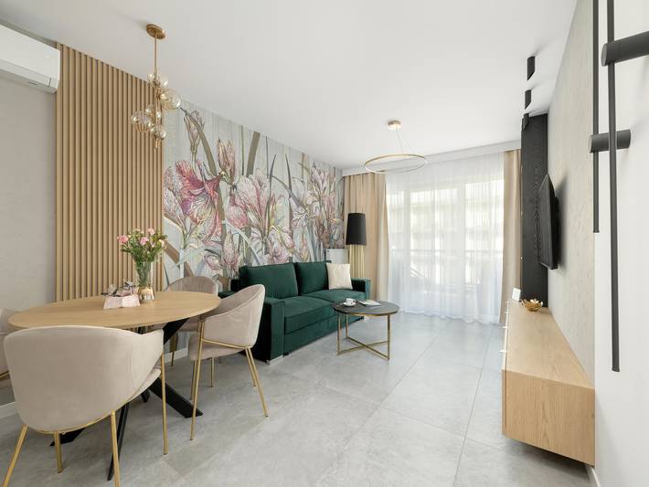 Ferienwohnung für 5 Personen, mit Balkon und Whirlpool sowie Pool und Sauna