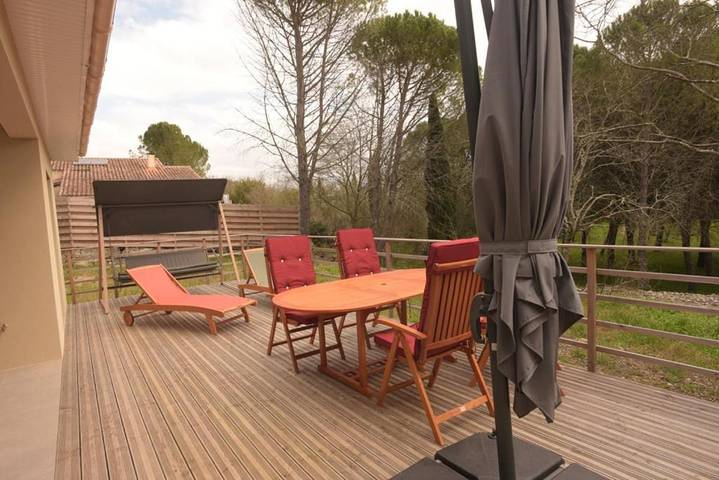 Location de vacances pour 6 personnes, avec jardin ainsi que piscine et vue à Chauzon - 4