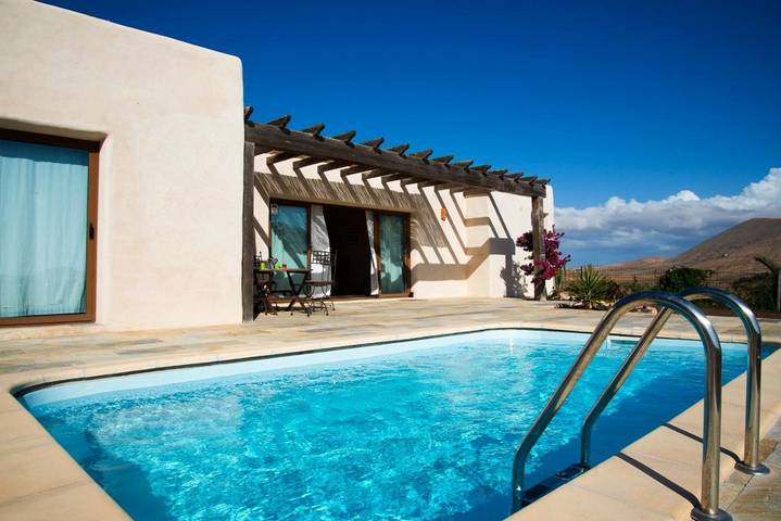 Gîte pour 4 personnes, avec Terrasse et Jardin ainsi que Piscine et Vue