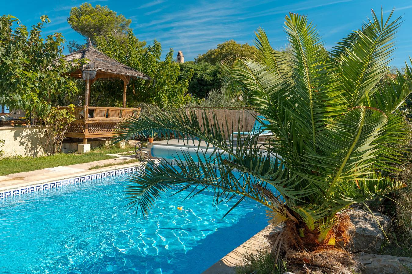 Ganzes Studio, Studio „Dolce Vita 2“ mit Gemeinschaftspool, privater Terrasse und Klimaanlage in Lambesc, Aix-en-Provence und Umgebung